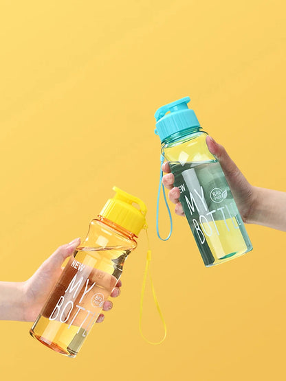Botella Deportiva 550ml Tritan Transparente – Cuerda Anticaída, Tapa con Clic, Aislamiento Térmico