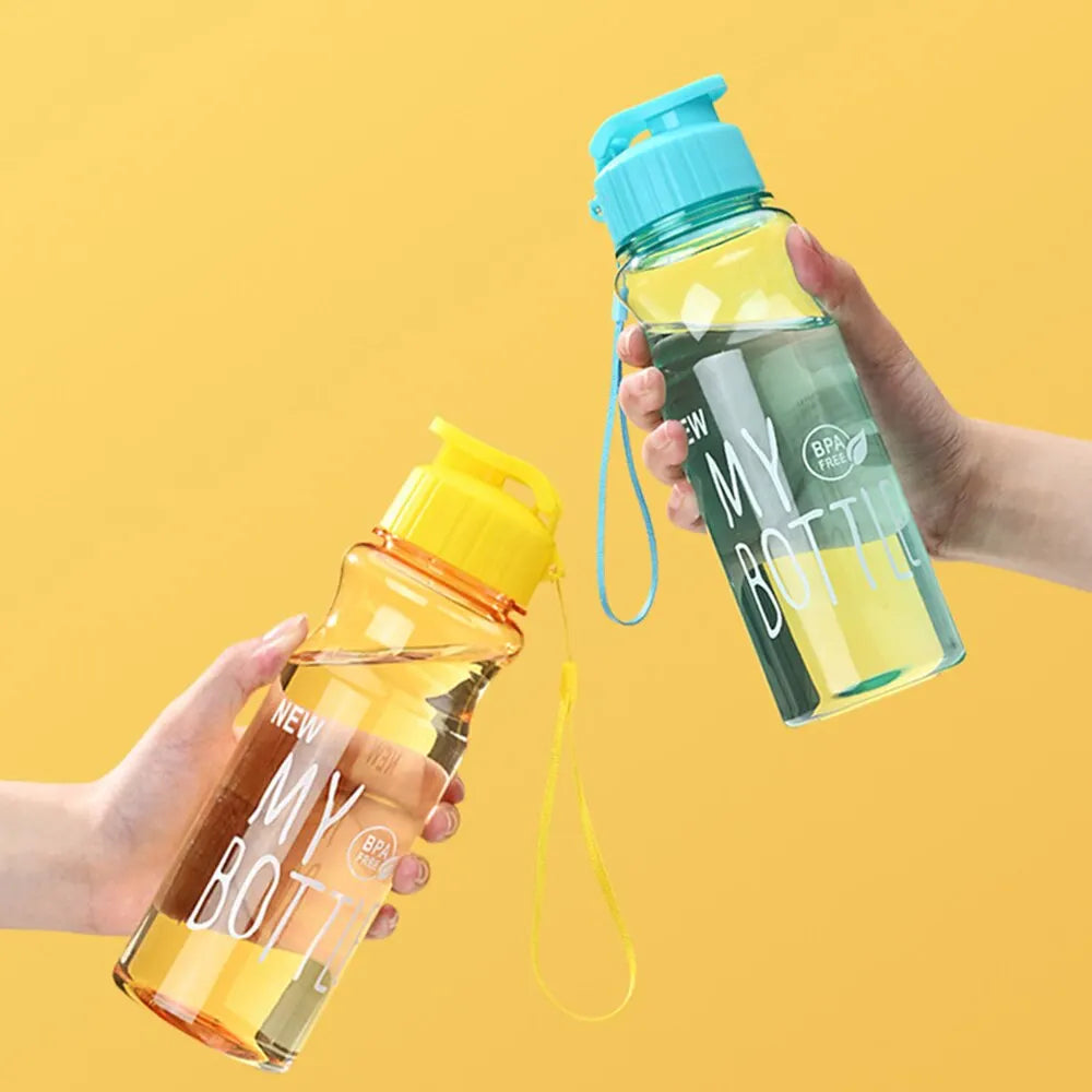 Botella Deportiva 550ml Tritan Transparente – Cuerda Anticaída, Tapa con Clic, Aislamiento Térmico